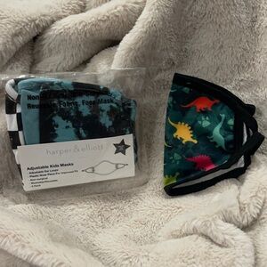 New kid’s face masks with Dino mask